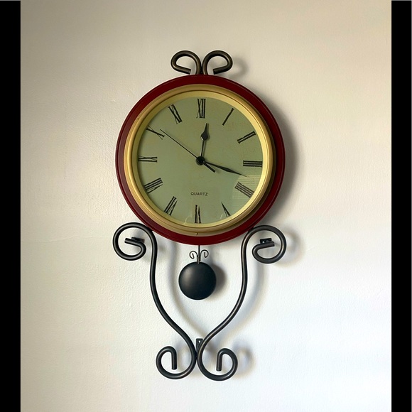 Quartz clock - Picture 1 of 1